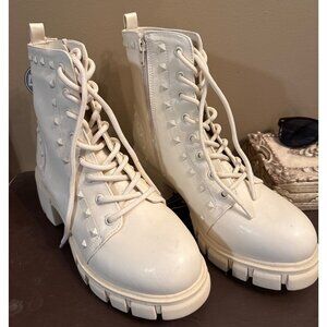 NEW NWT Mia Woman's Cream Combat Boots Size 9